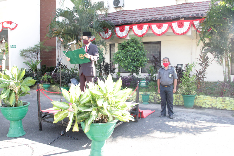 hut_ri_75_1